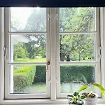 Strandby 1847 Bed & Breakfast *
