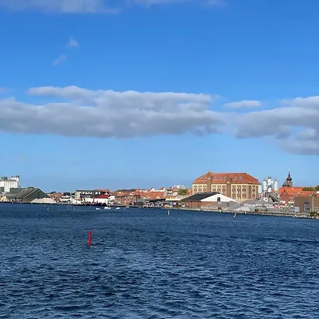 Bed and breakfast Strandby 1847 *