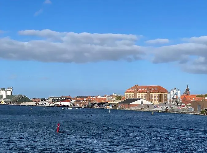 Bed and breakfast Strandby 1847 *