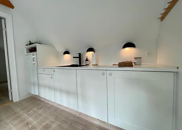 Strandby 1847 Bed and breakfast